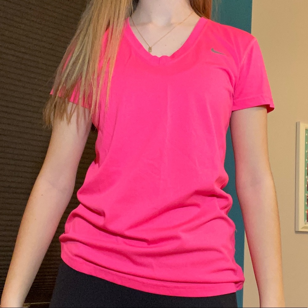 Athletic short sleeve shirt